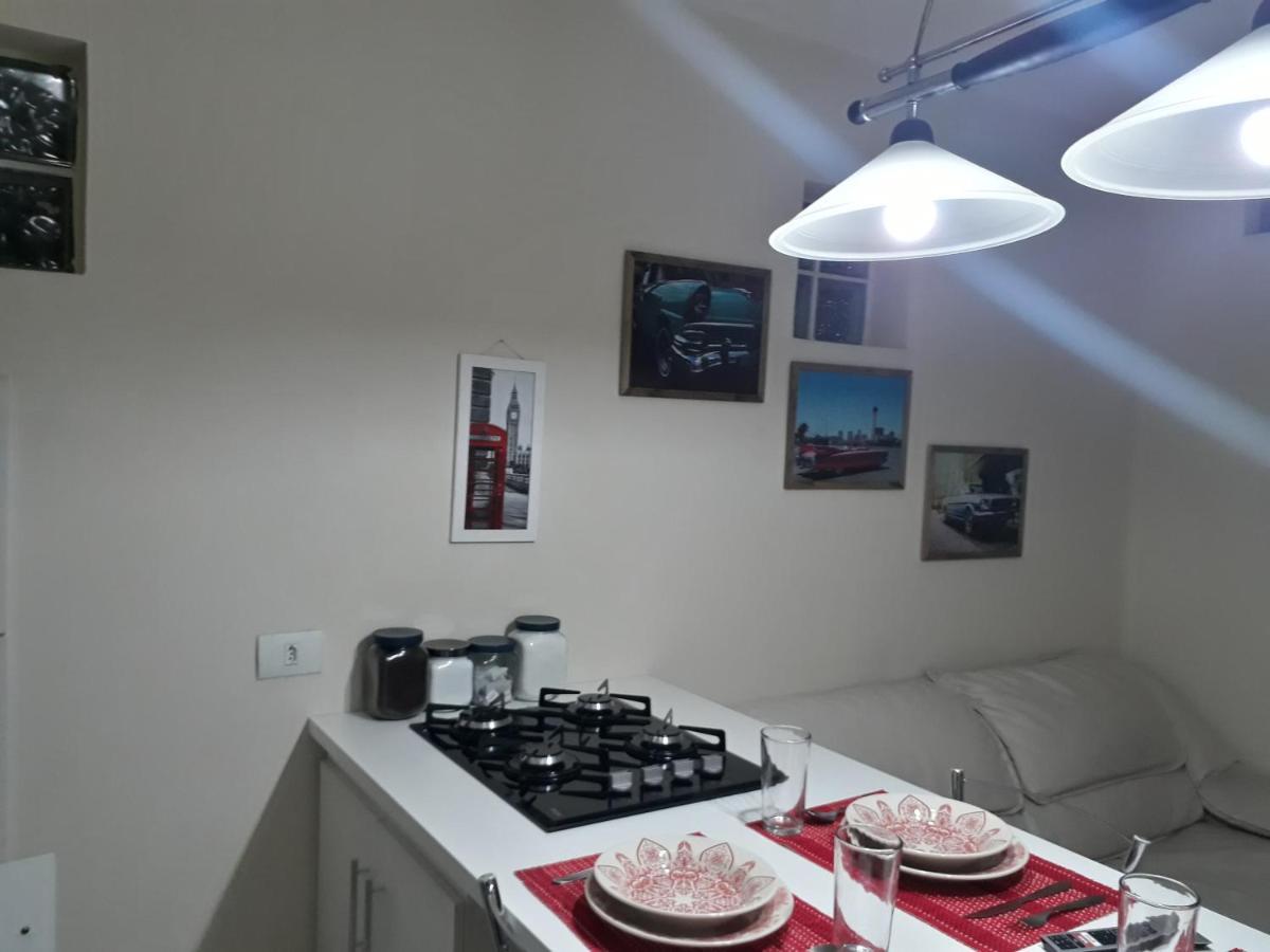 Apartamento Central Proximo A Rodoviaria E Faculdades 쿠리치바 외부 사진
