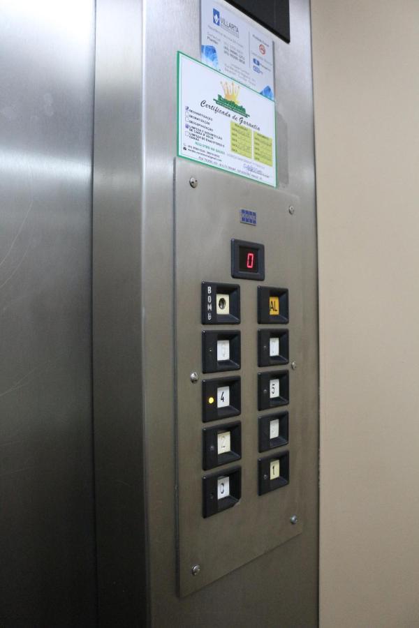 Apartamento Central Proximo A Rodoviaria E Faculdades 쿠리치바 외부 사진
