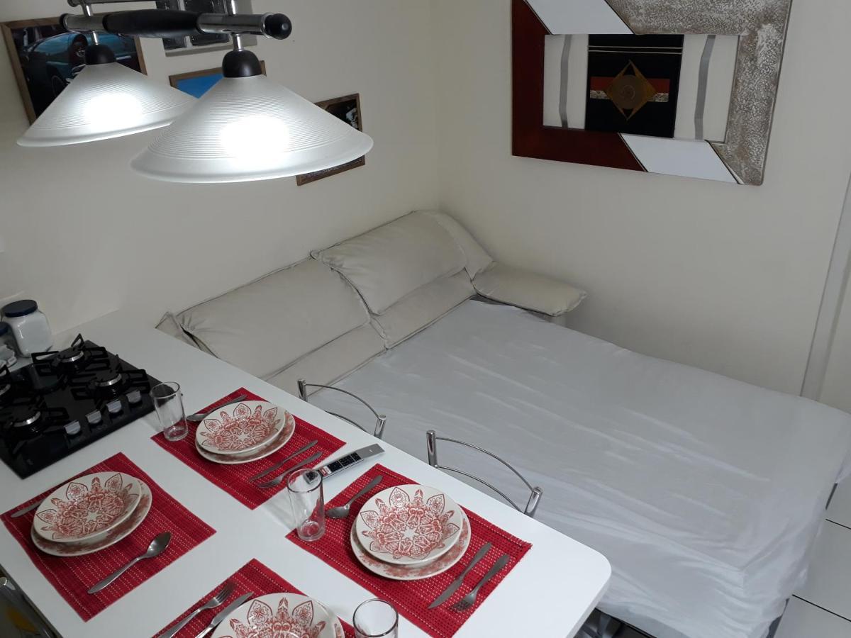 Apartamento Central Proximo A Rodoviaria E Faculdades 쿠리치바 외부 사진