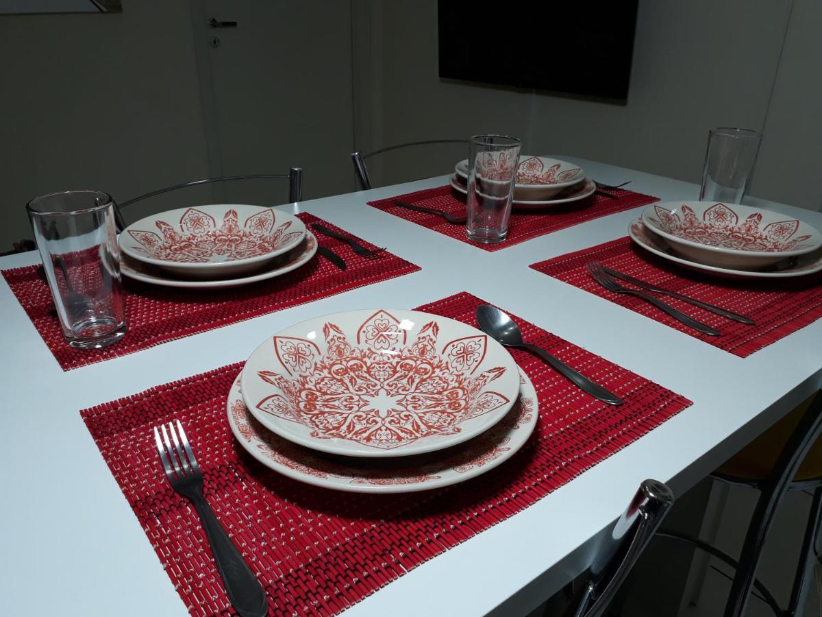 Apartamento Central Proximo A Rodoviaria E Faculdades 쿠리치바 외부 사진